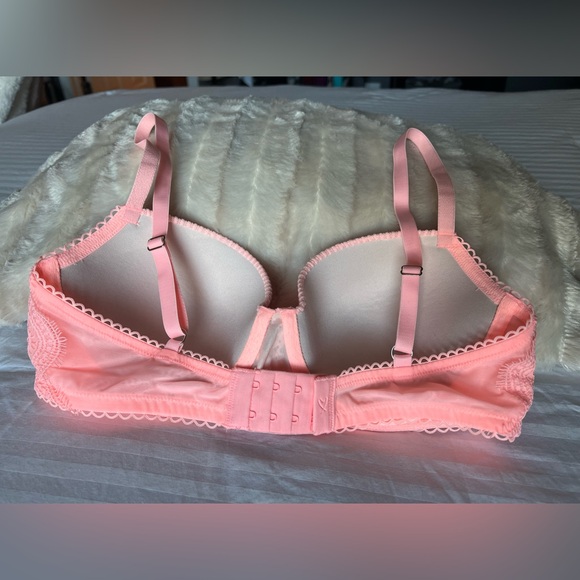 Victoria Secret Dream Angels Light Pink Lace Bra - Picture 5 of 15